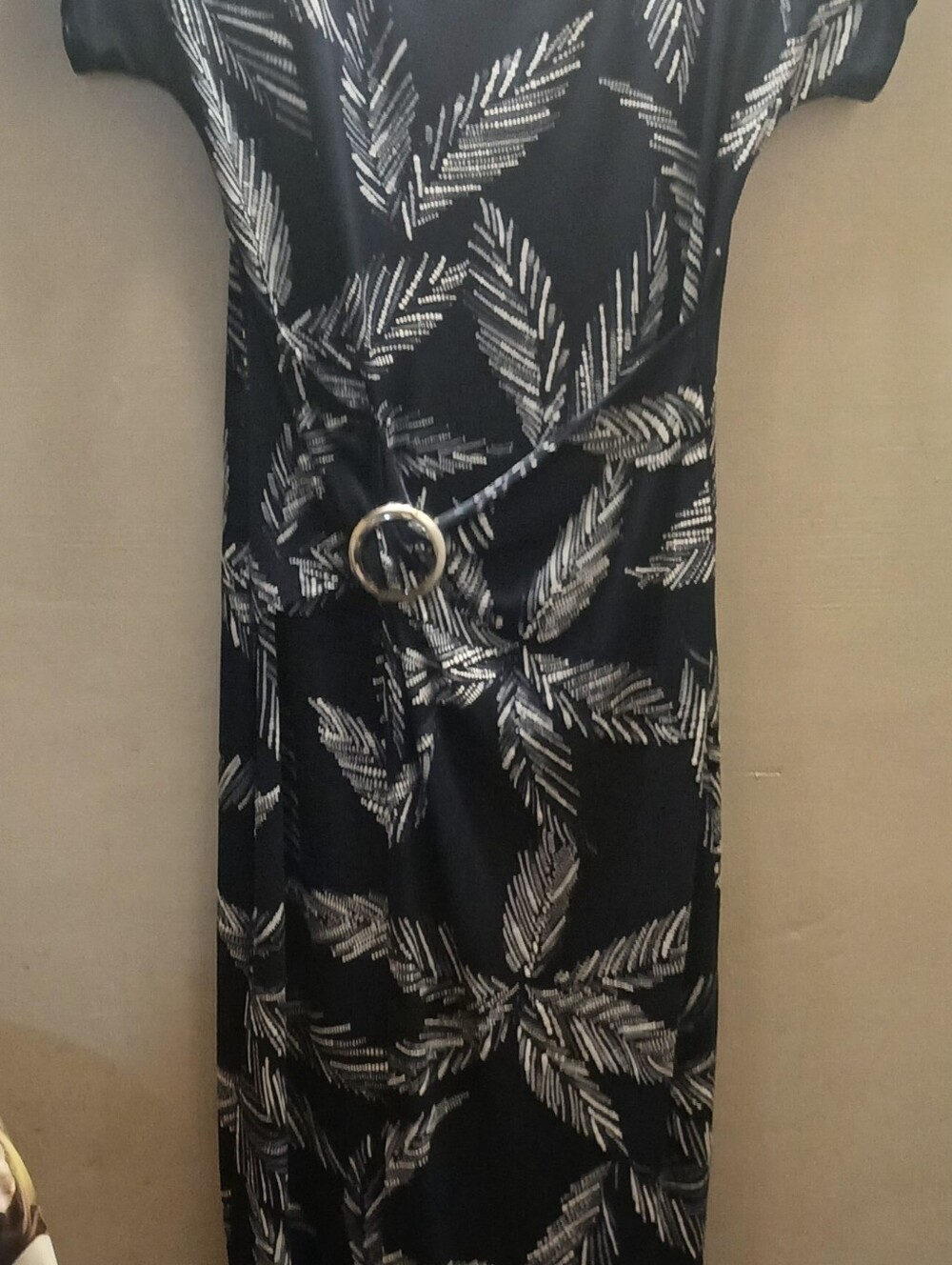 Black and White Leaf-Print Belted Women’s Dress
